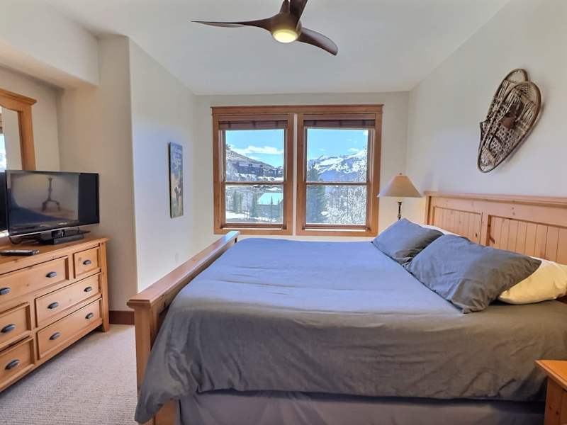 Black Bear 204 4BR Ski Condo, Walk to Lifts