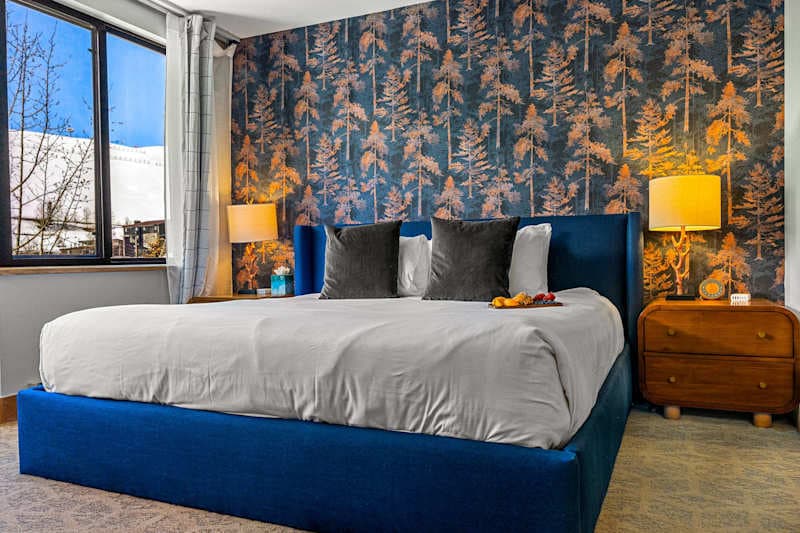 Grand Lodge 412 & 414 — Ski-In/Out Combo Suite + Pets OK