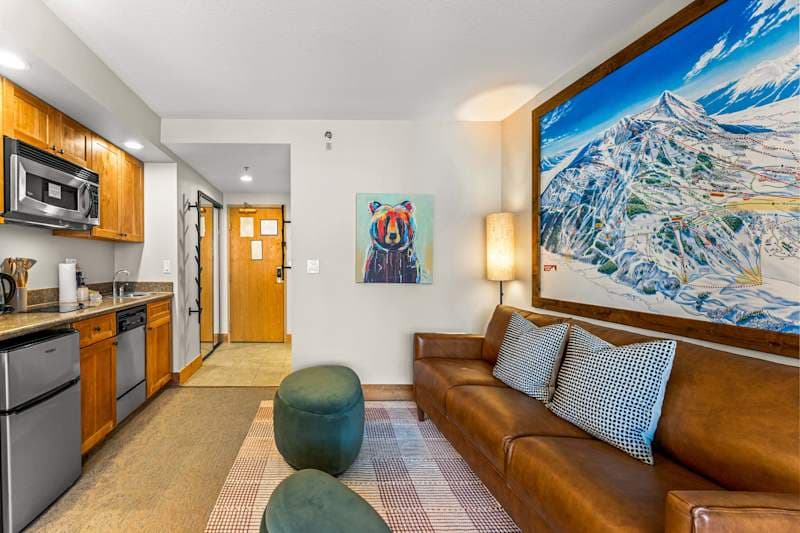 Grand Lodge 412 & 414 — Ski-In/Out Combo Suite + Pets OK