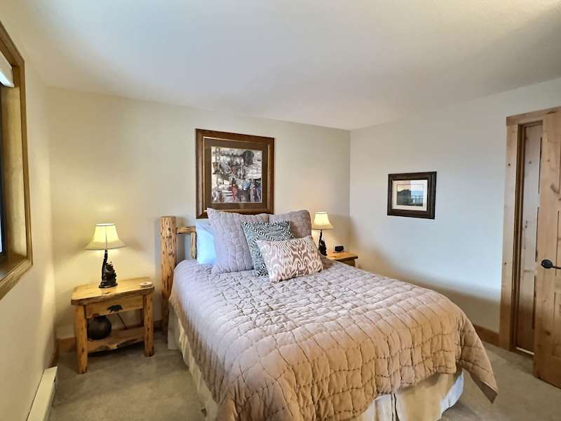 The Plaza 336 — Walk to Crested Butte Lifts & 2 Hot Tubs