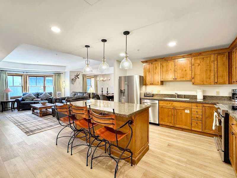 Lodge at Mountaineer Square 3 Bedroom, 3 Bath, Base Area Luxury