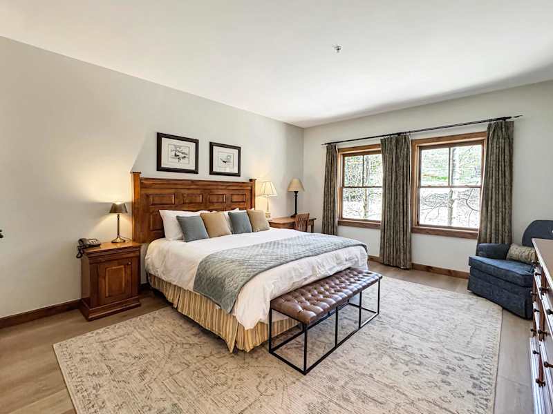 Beautiful King Room in the Lodge at Mountaineer Square