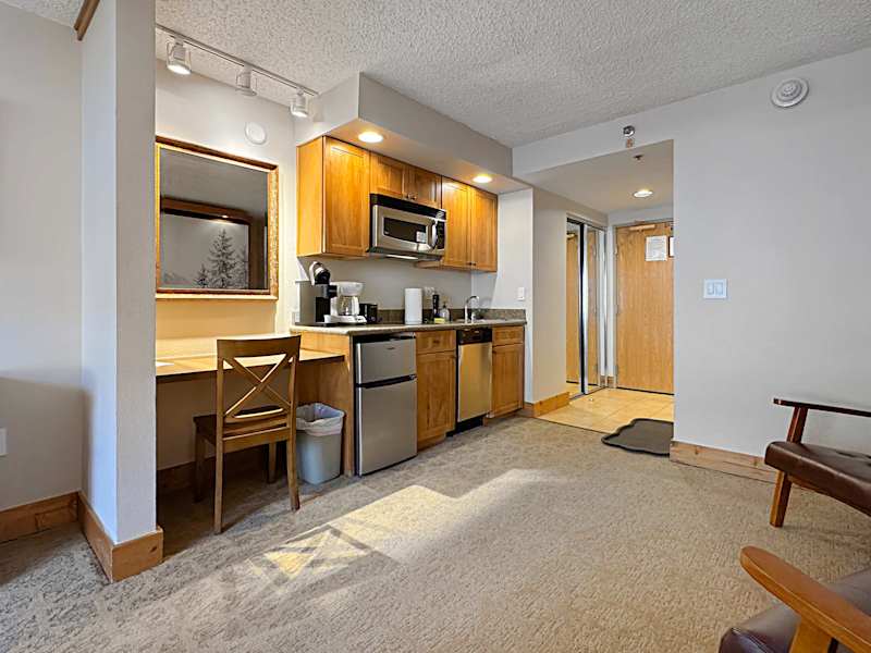 Grand Lodge Crested Butte — Studio #115 (Pet-Friendly)
