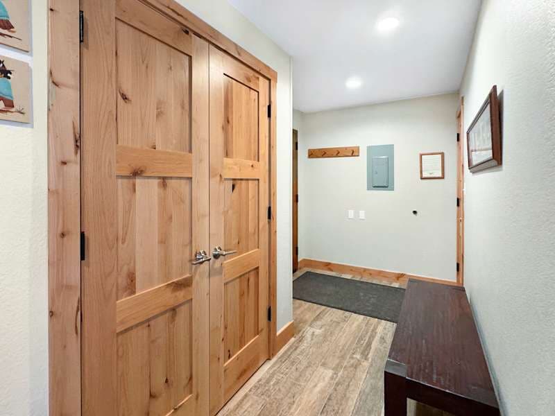 Modern Finishes and Cozy Vibes Plaza 2 BR mtn view