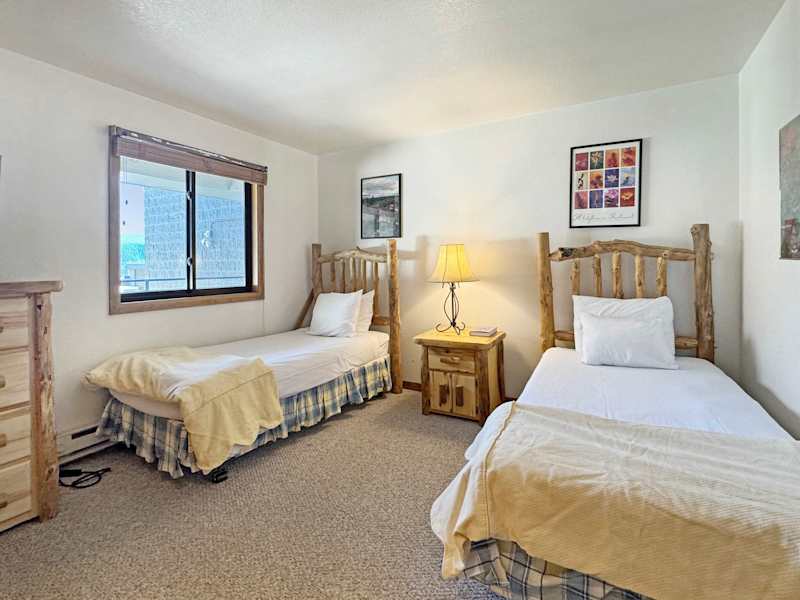 Plaza 641 at Woodcreek — 2BR Walk to Crested Butte Lifts