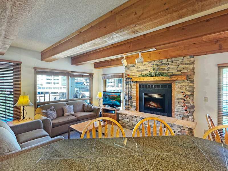 Plaza 641 at Woodcreek — 2BR Walk to Crested Butte Lifts