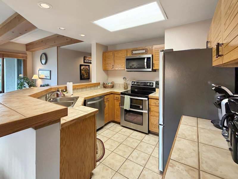 Plaza 638— 2BR Walk to Crested Butte Lifts, and space for the whole group
